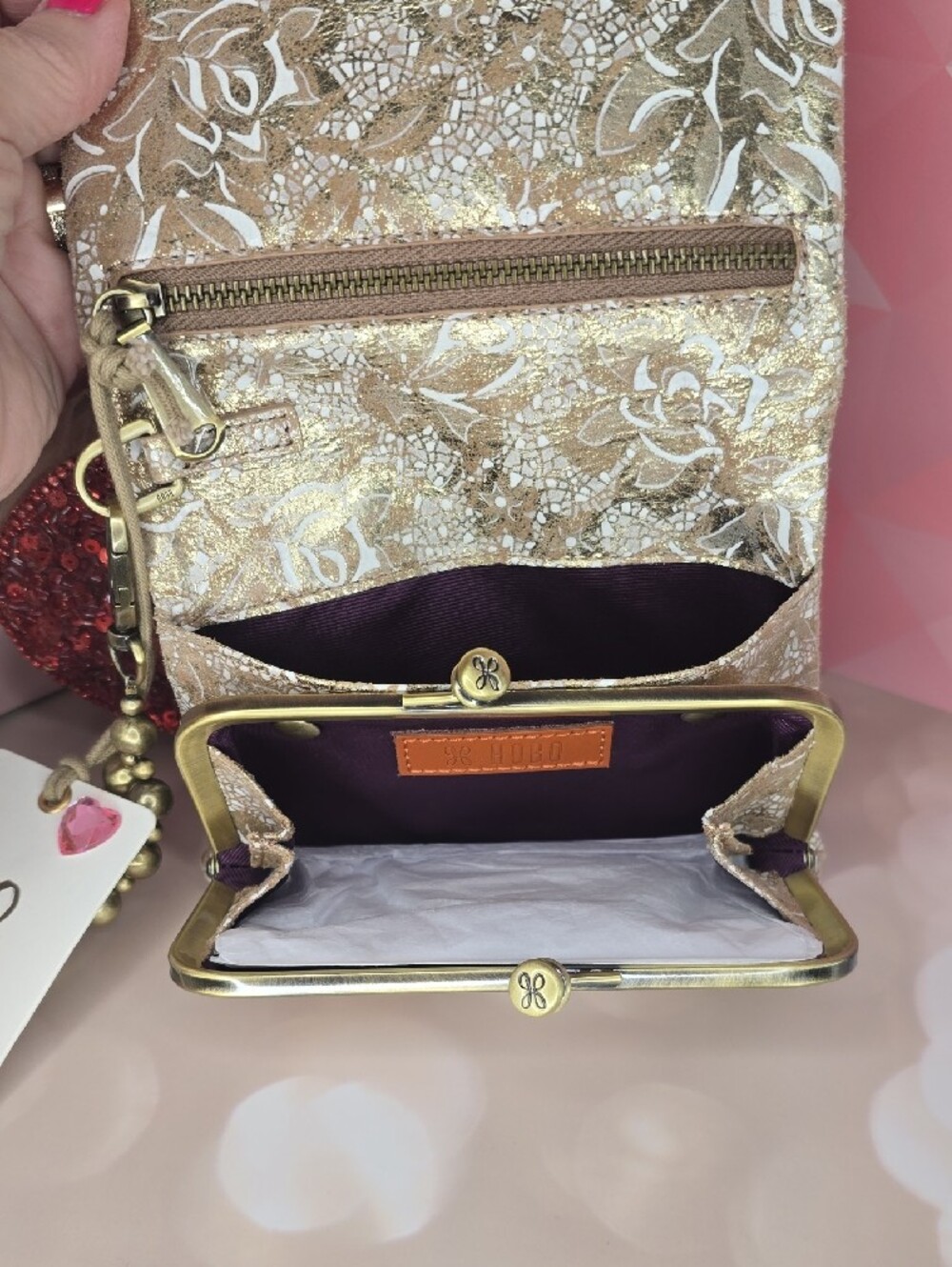 💖NWT💖HOBO Gold Metallic Floral Wristlet Clutch with Beaded Strap - Picture 6 of 8